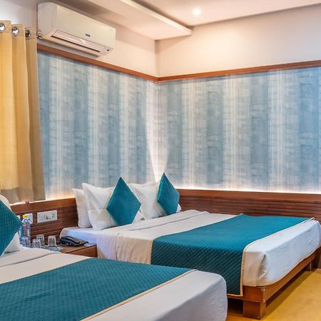 Uddhav Vilas A Family Hotel Удайпур Экстерьер фото