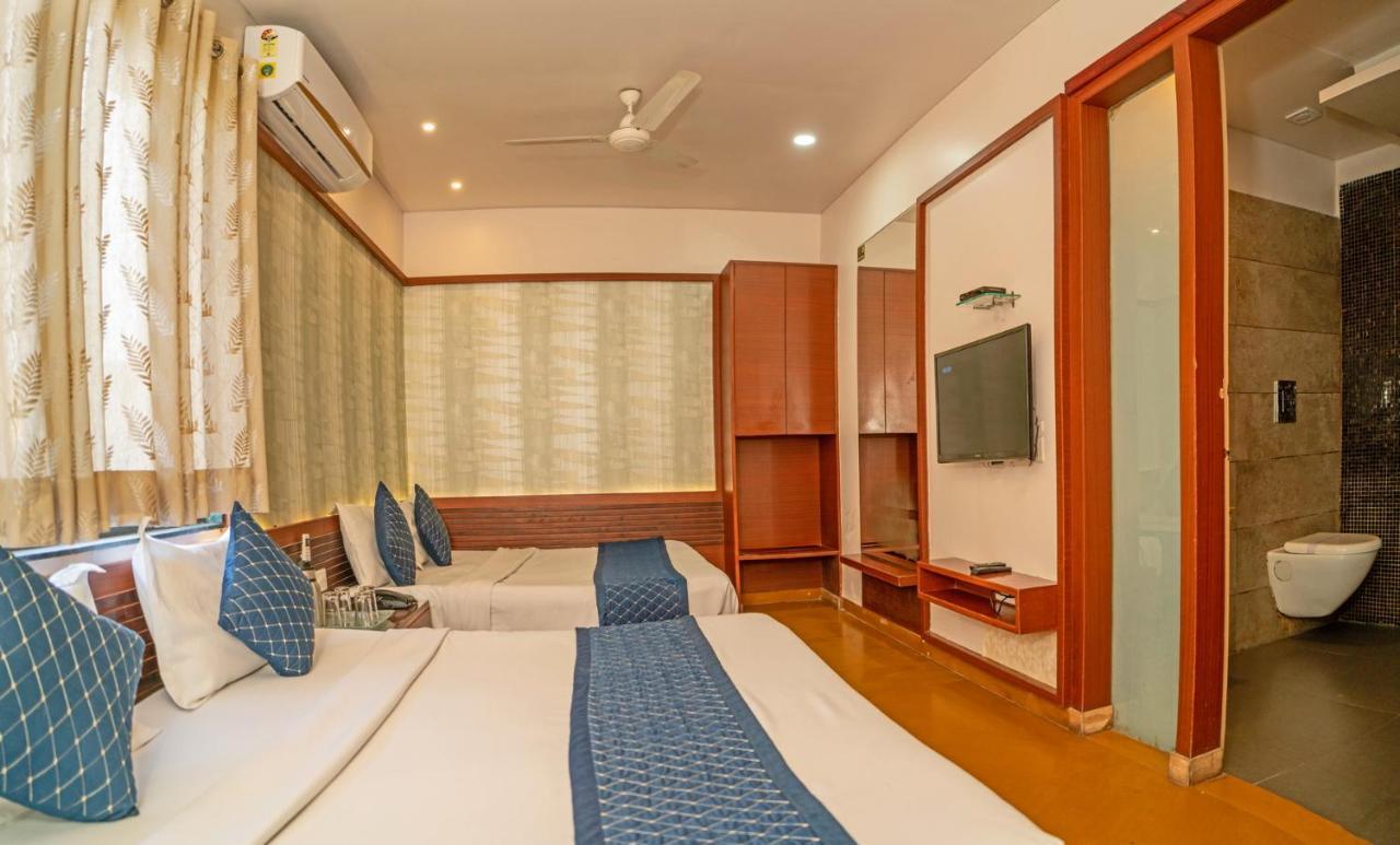 Uddhav Vilas A Family Hotel Удайпур Экстерьер фото