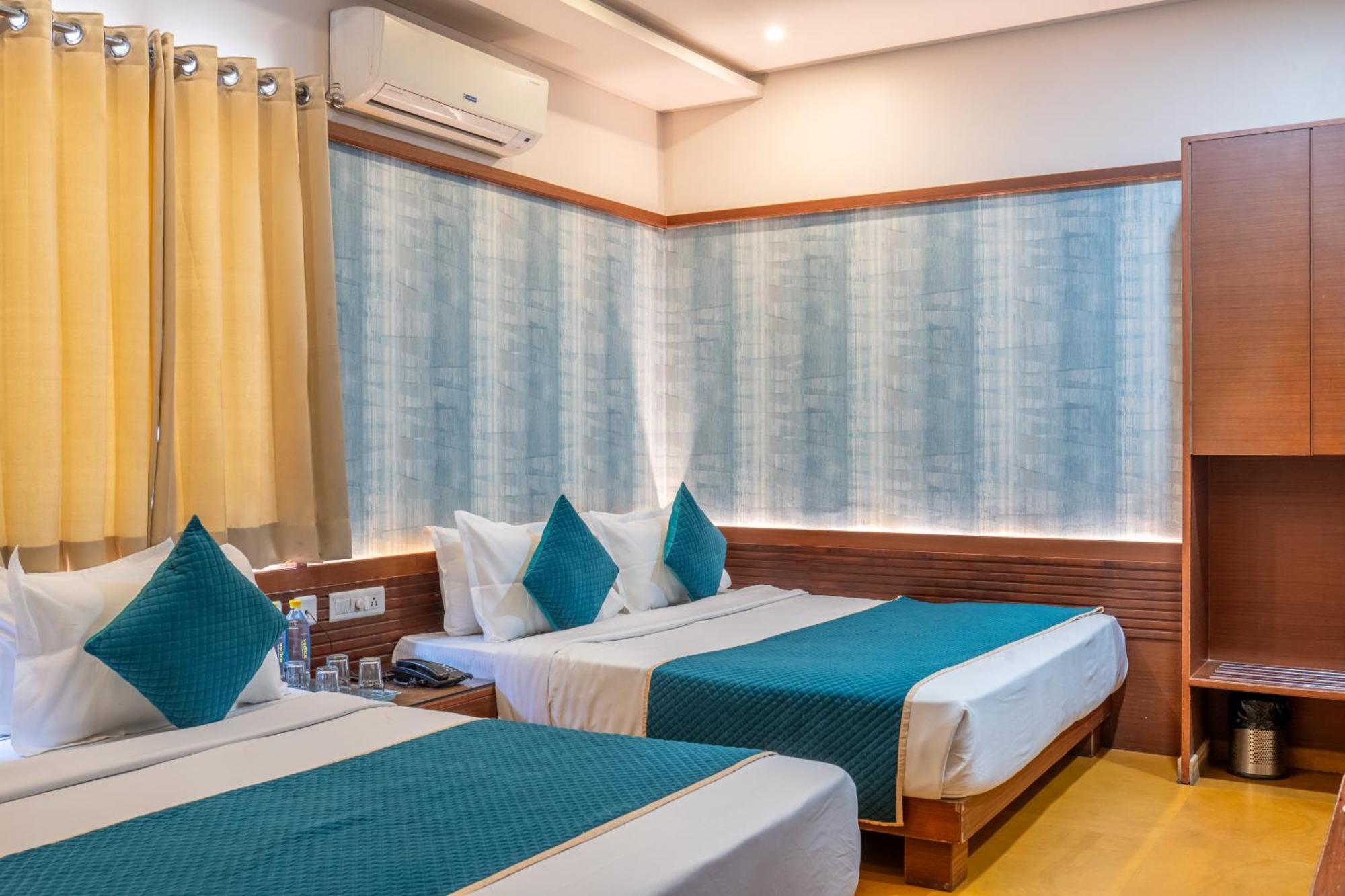 Uddhav Vilas A Family Hotel Удайпур Экстерьер фото